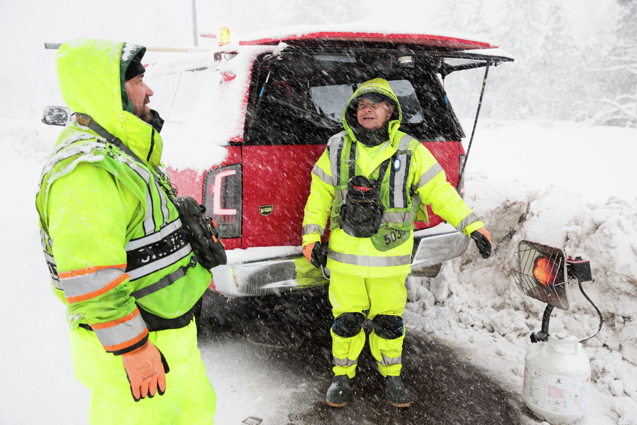 As epic snowfall covers Tahoe roads, chain installers provide traction