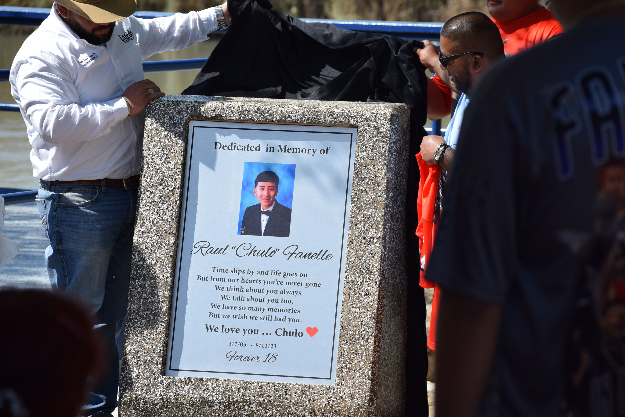 Laredo dedicates Chacon Bat Park pier to teen who died in crash