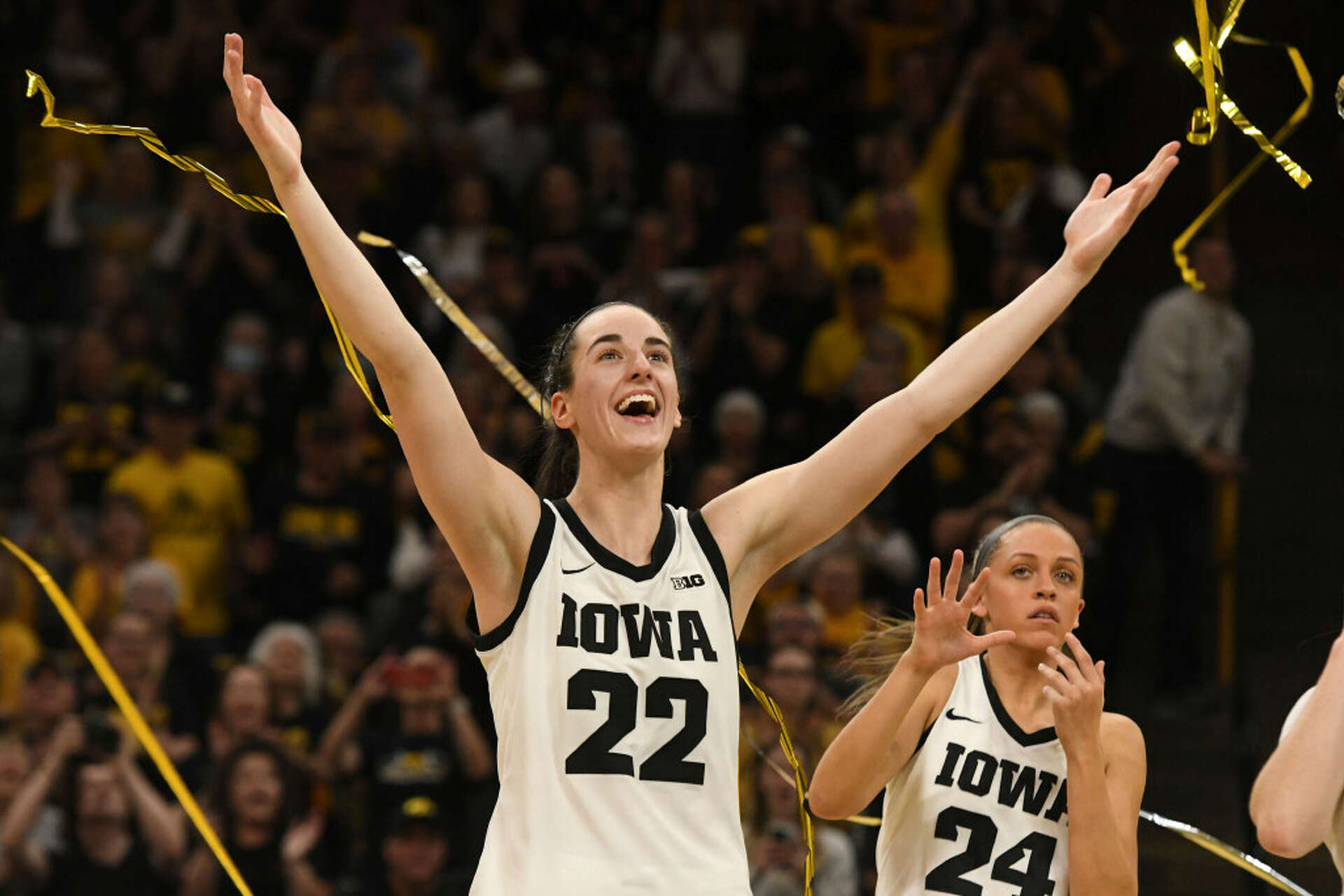 Caitlin Clark breaks NCAA record
