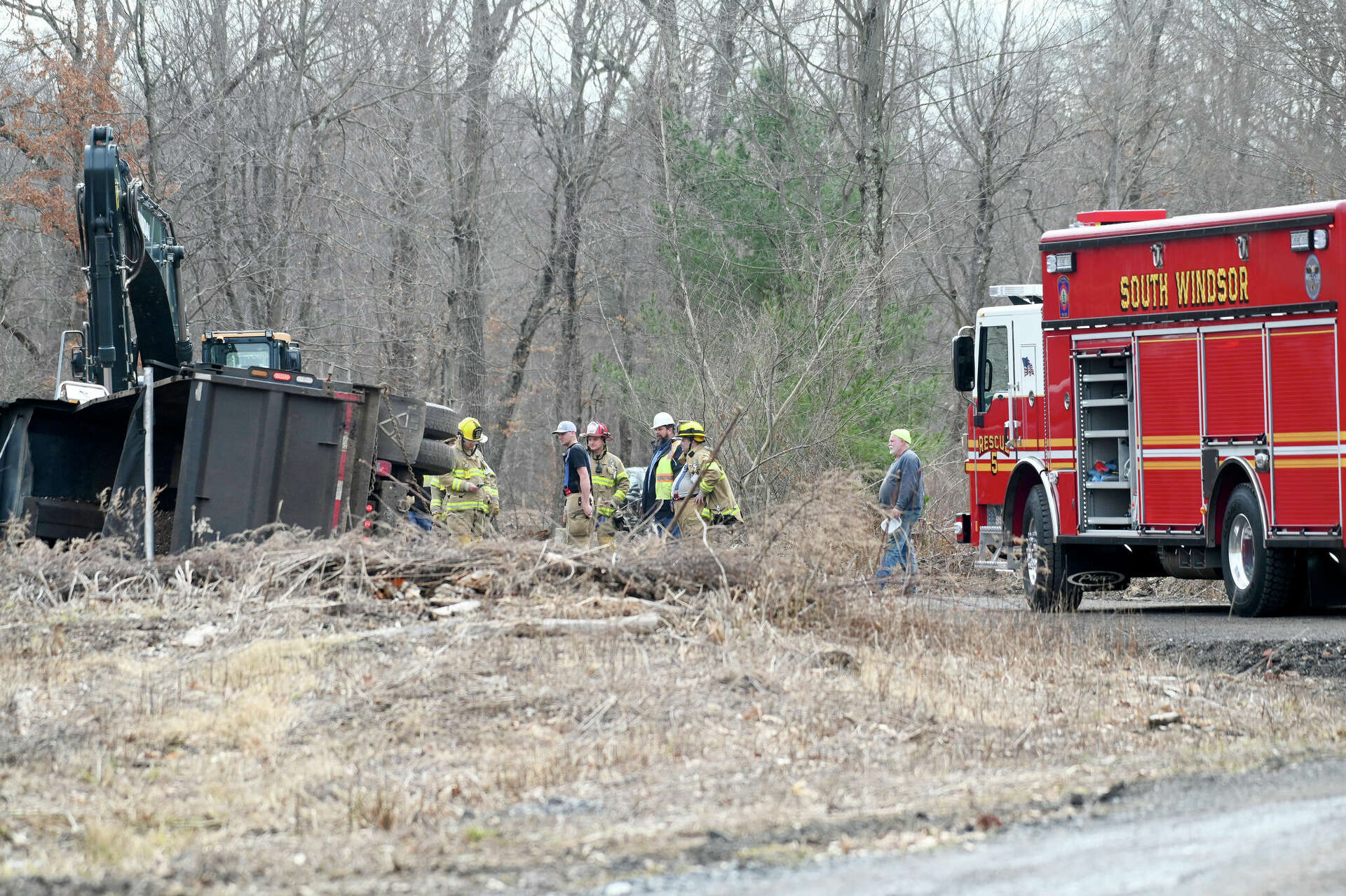 South Windsor dump truck crash causes fuel spill