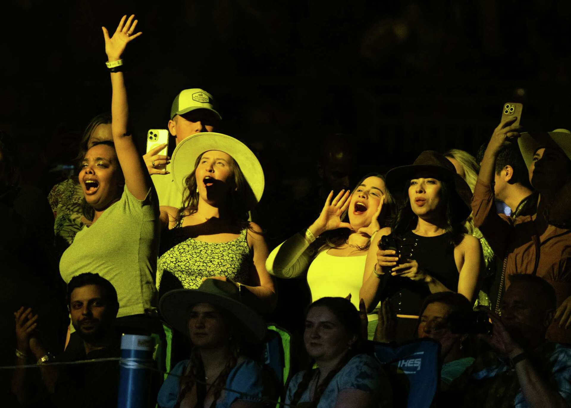 Houston Rodeo review: Major Lazer drops Beyoncé 'Texas Hold 'Em' remix