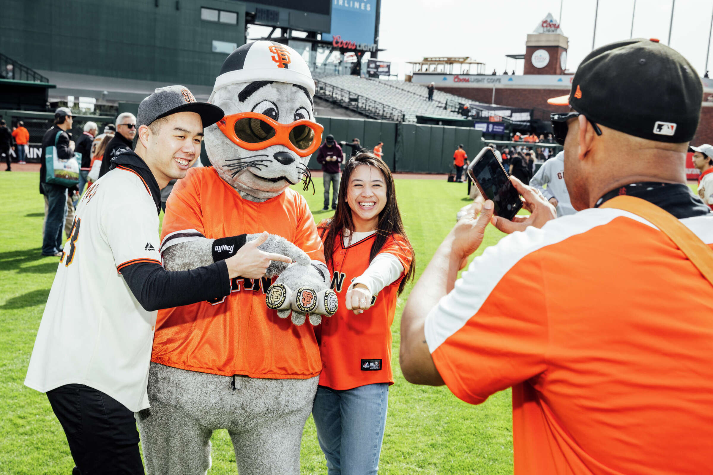 Photos S.F. Giants’ FanFest offers special access at Oracle Park