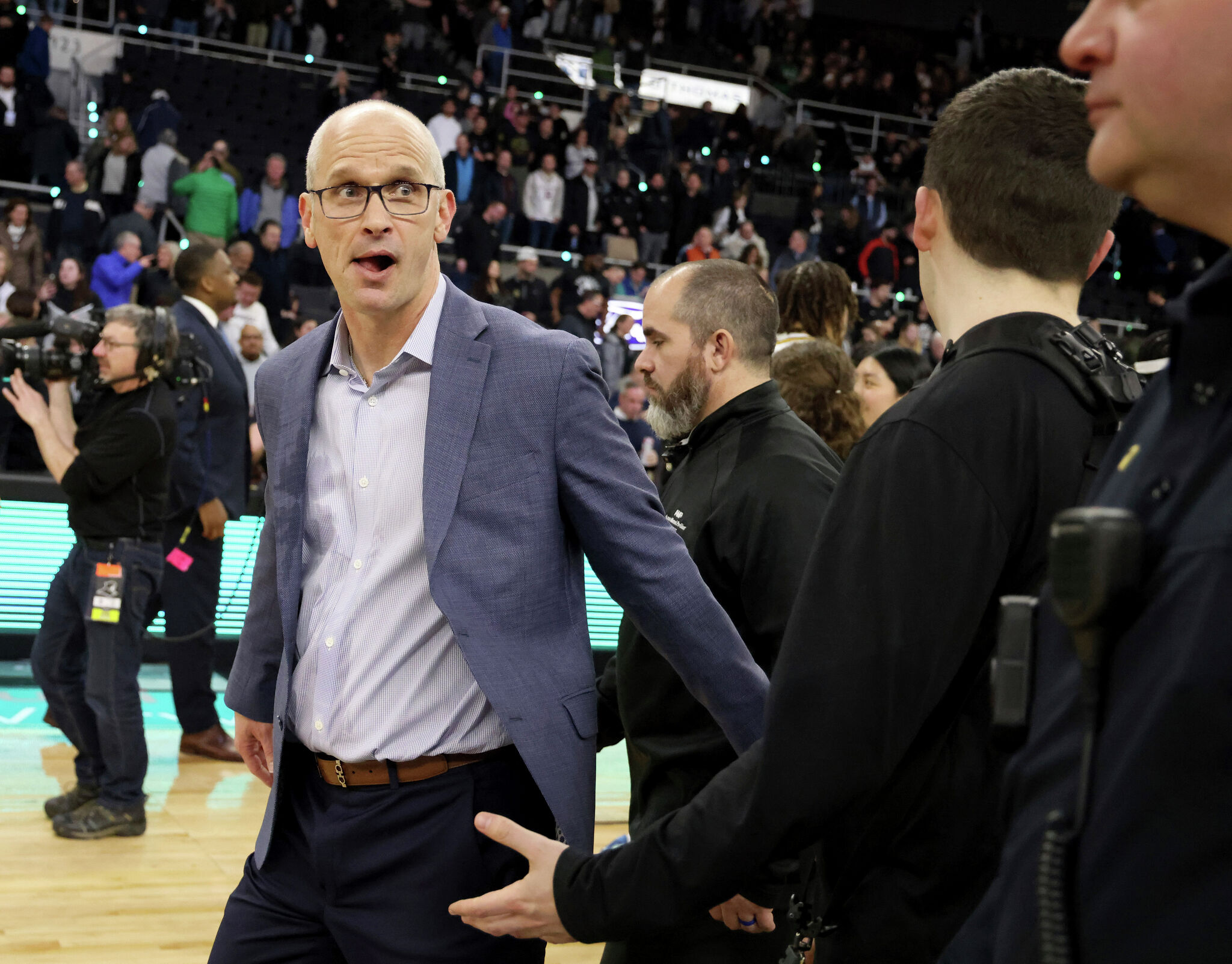 UConn Coach Dan Hurley Has Confrontation With Providence Fans   RawImage 