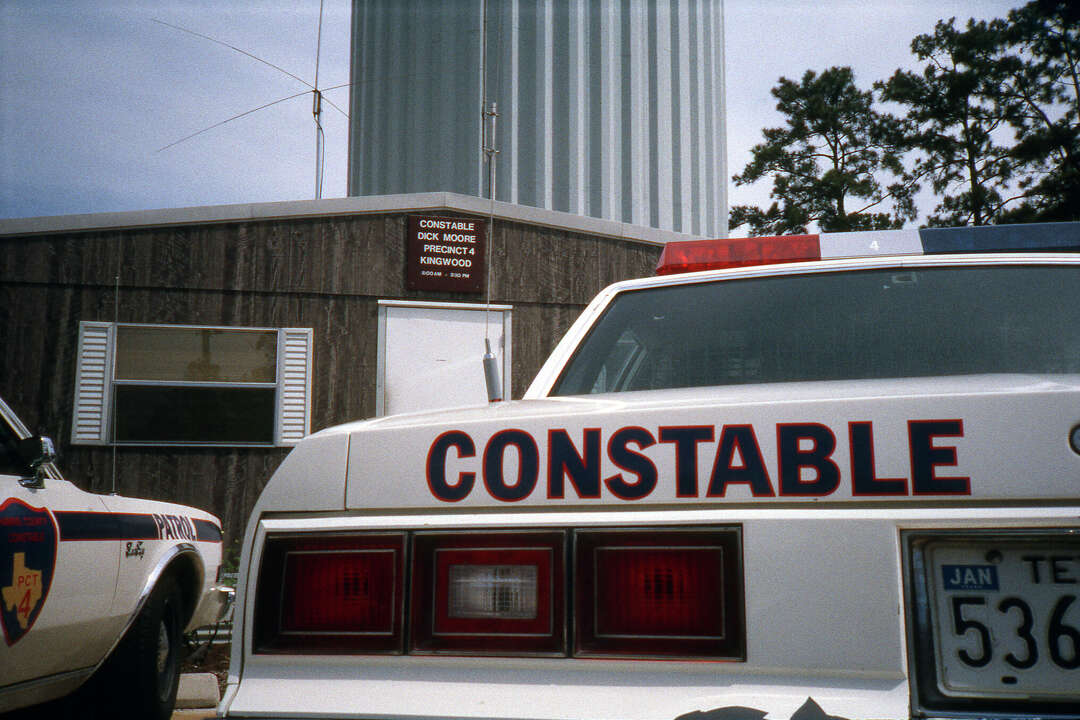 What does a constable do in Harris County?