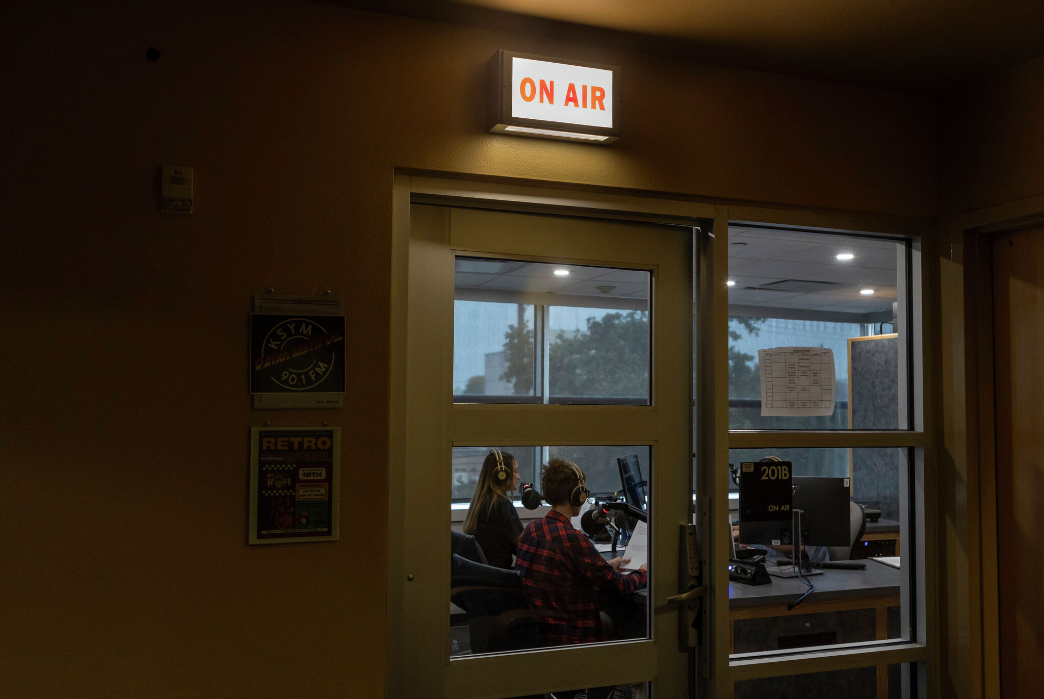 Despite spike in unemployment, San Antonio job count up for the year