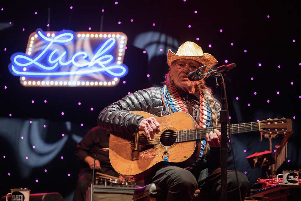 Willie Nelson announces his 75th album, 'The Border'