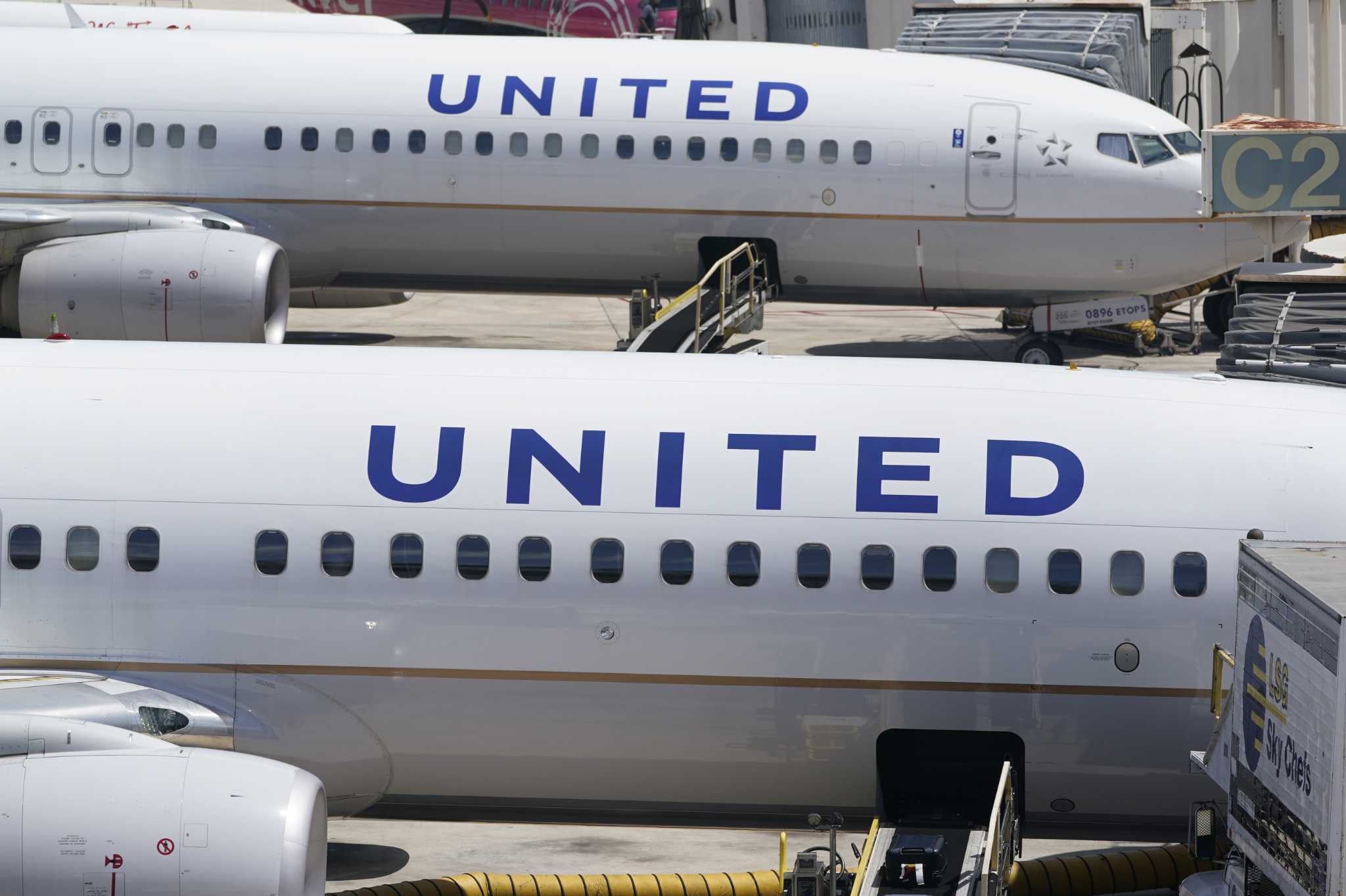 Engine trouble forces SFO to Paris United flight to land in Denver