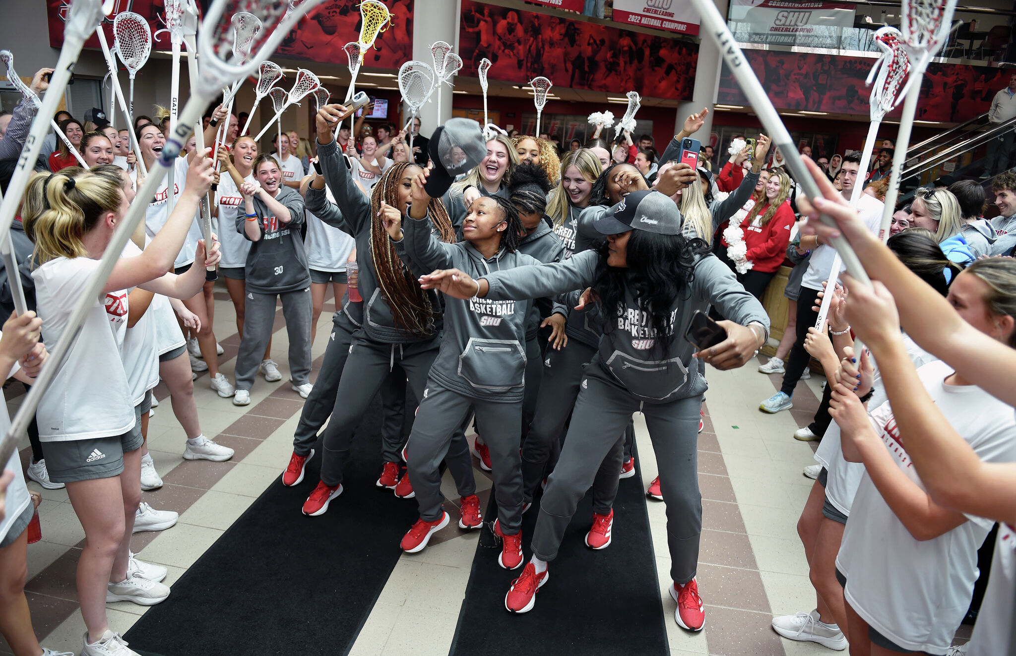 Sacred Heart Women Head To Columbia S C For An NCAA Tournament Game sacred-heart-women-head-to-columbia-s-c-for-an-ncaa-tournament-game