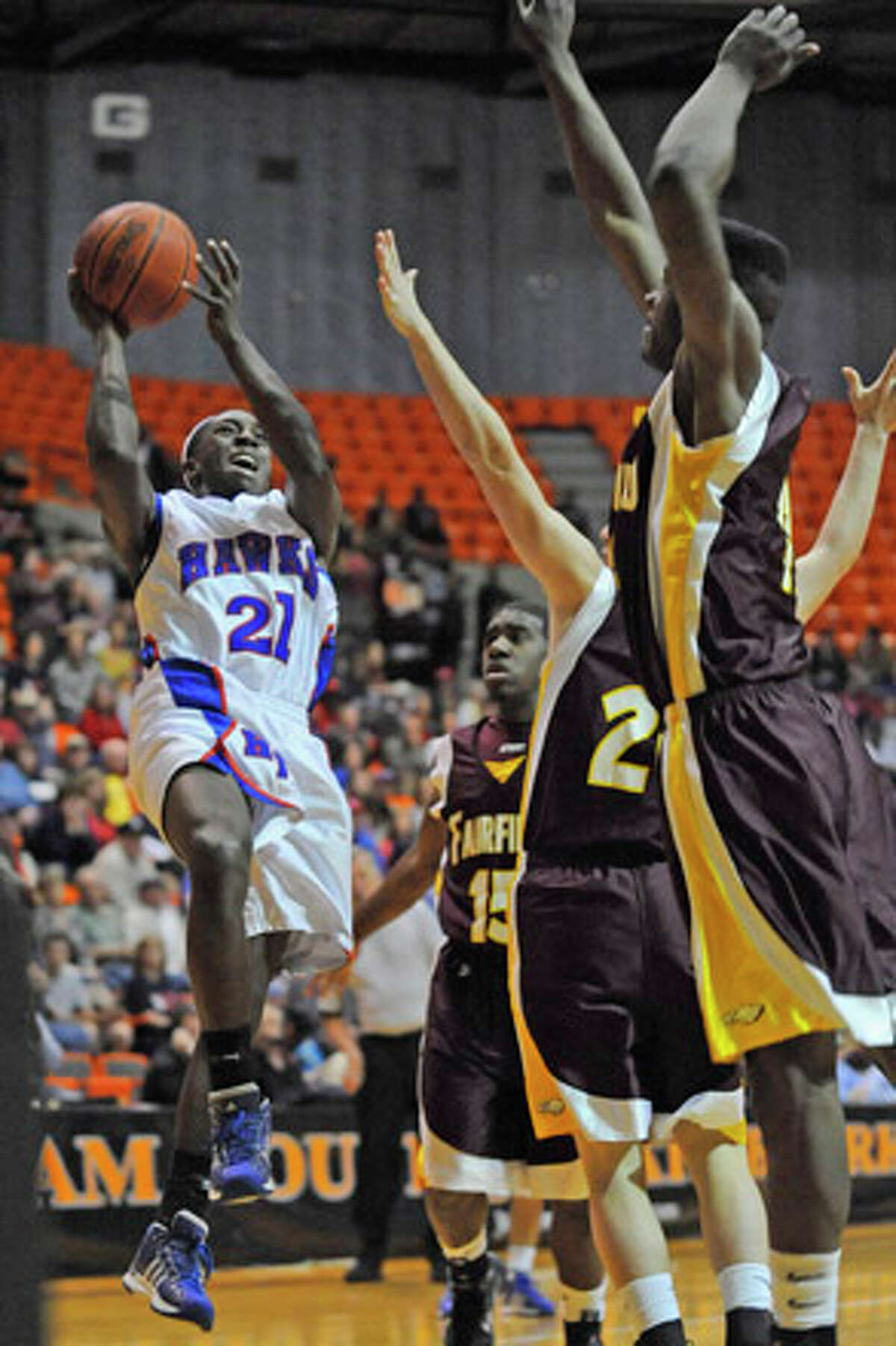 Hardin-Jefferson 58-53 Over Fairfield