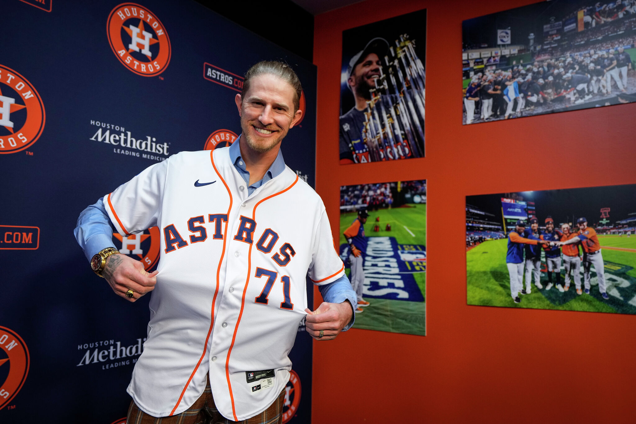 Astros' Hader: Shoulder Injury Throws Wrench In Playoff Plans - 2dsi2vf