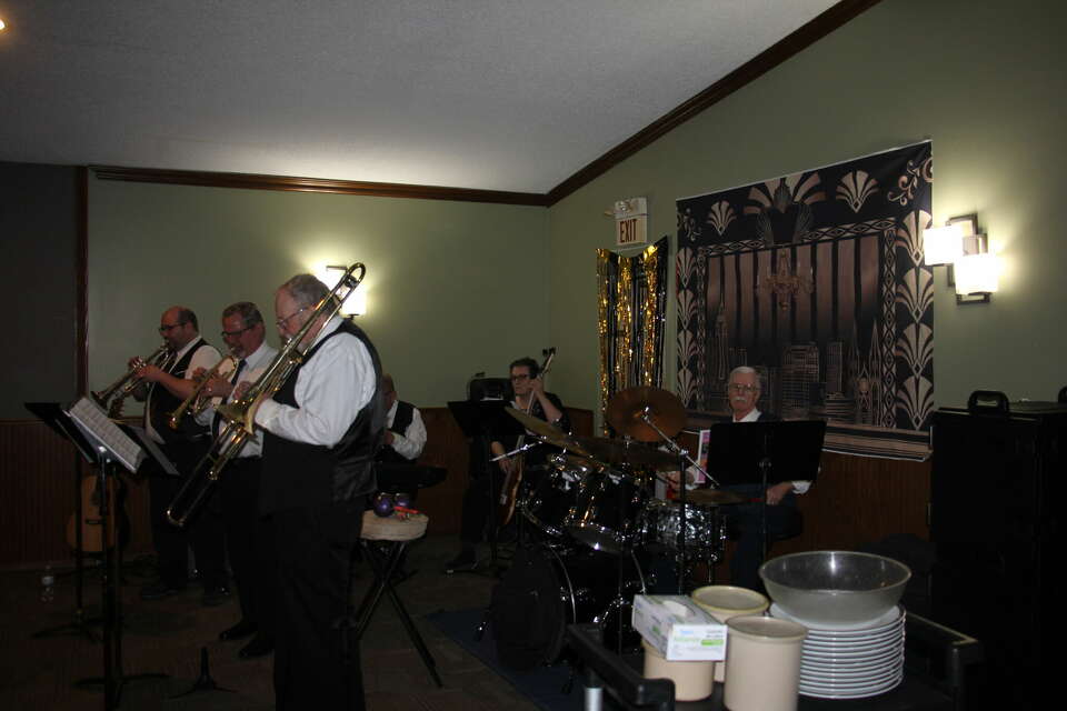 Bad Axe Chamber of Commerce holds second Gatsby Gala