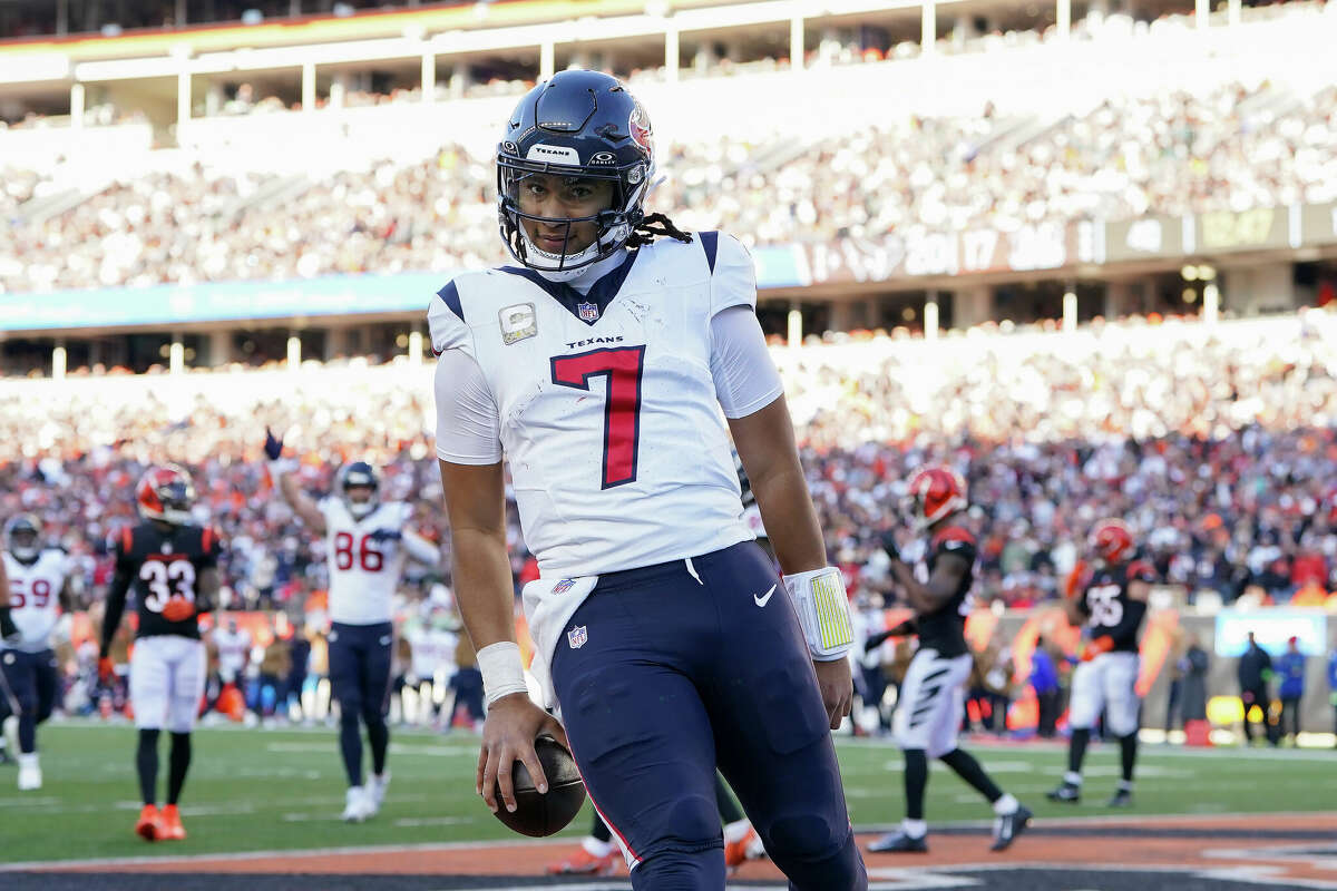 C.J. Stroud #7 of the Houston Texans celebrates after scoring a touchdown in the fourth quarter against the Cincinnati Bengals at Paycor Stadium on November 12, 2023 in Cincinnati, Ohio.