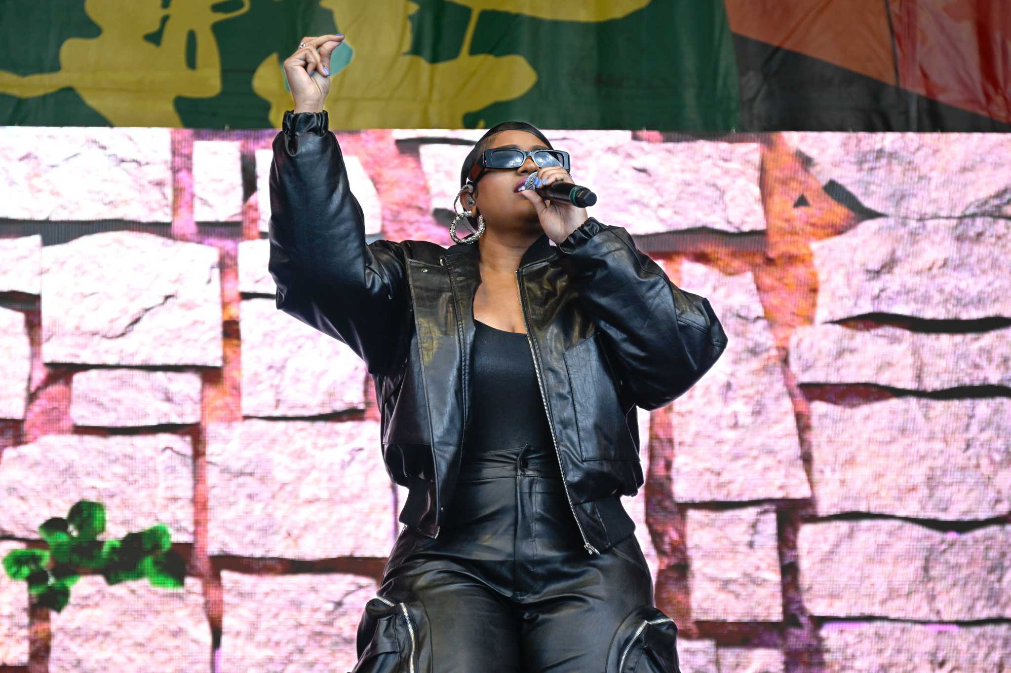 TM NETWORK サテンスタジャン 黒　MAXELL PRESENTS maxresdefault.jpg