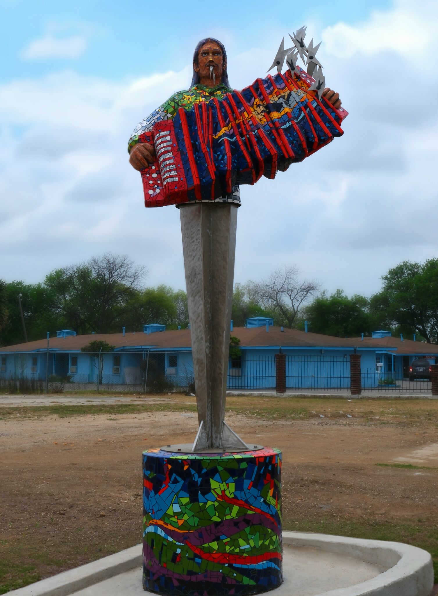 Tejano Pride' sculpture celebrates San Antonio music