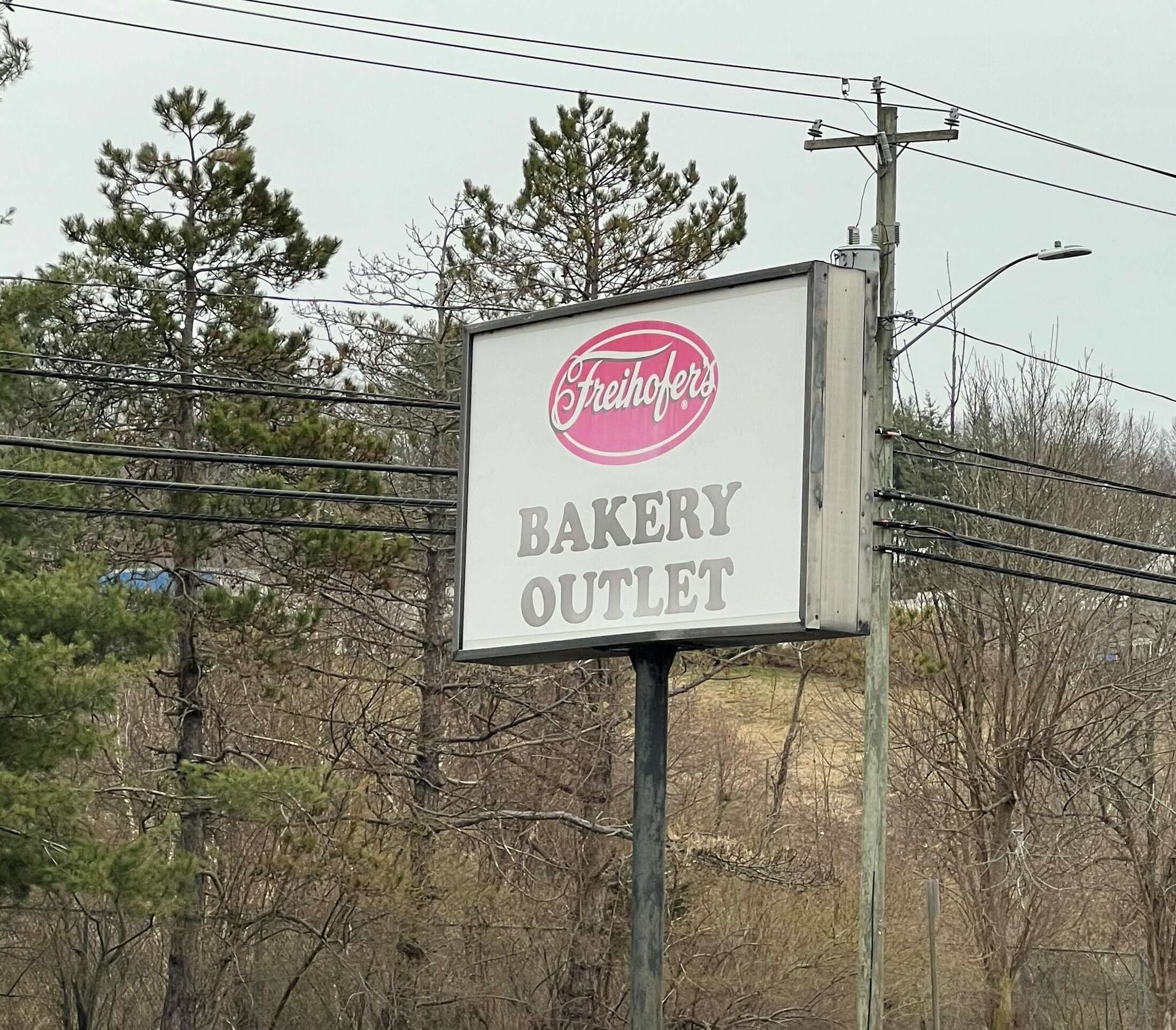 Bimbo Bakeries closes three Connecticut outlet stores