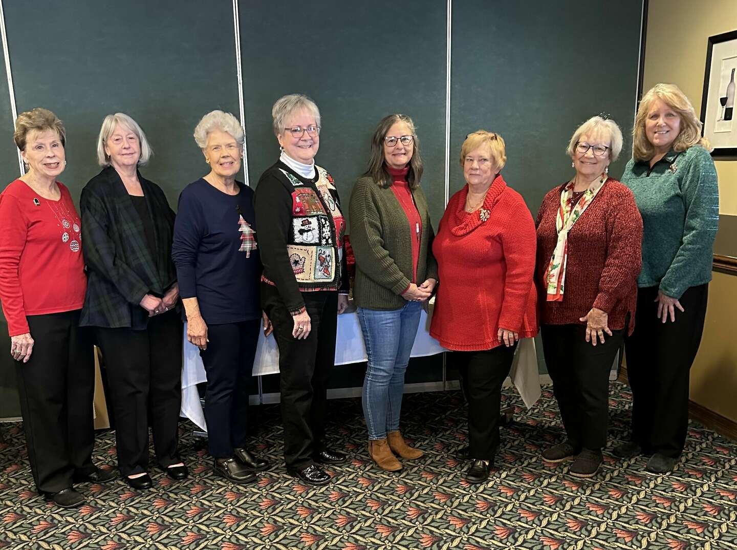 Godfrey Women's Club elects Jenny Wyatt as president