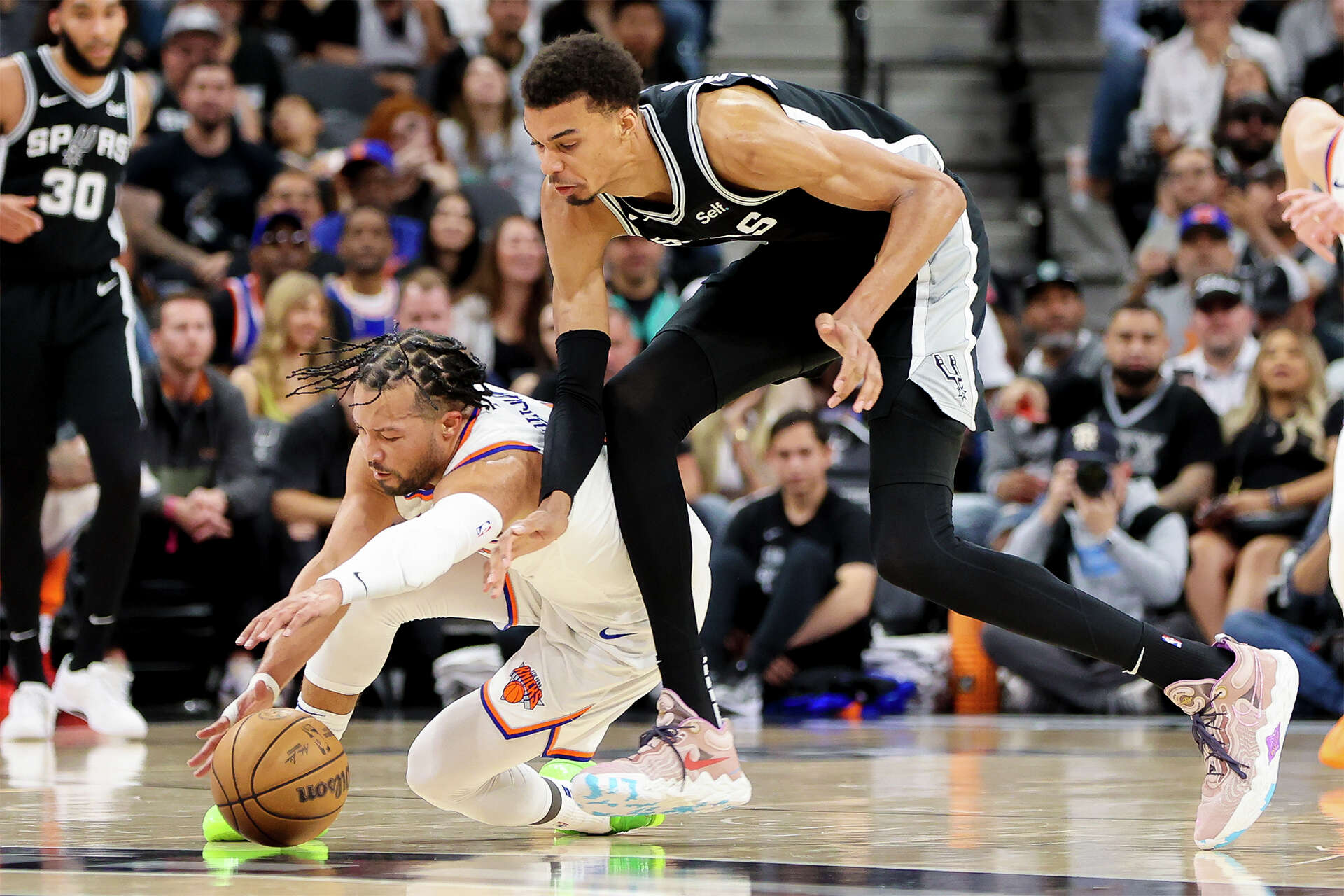 Spurs at Knicks: How to watch the game, notable stats, player news