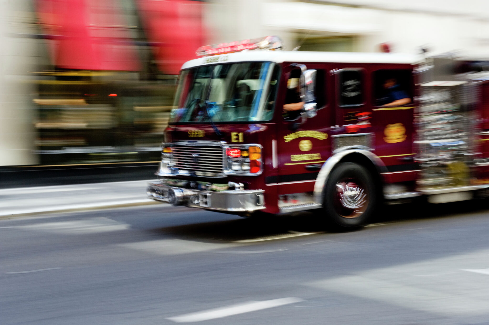 Four-alarm fire breaks out in San Francisco's Nob Hill