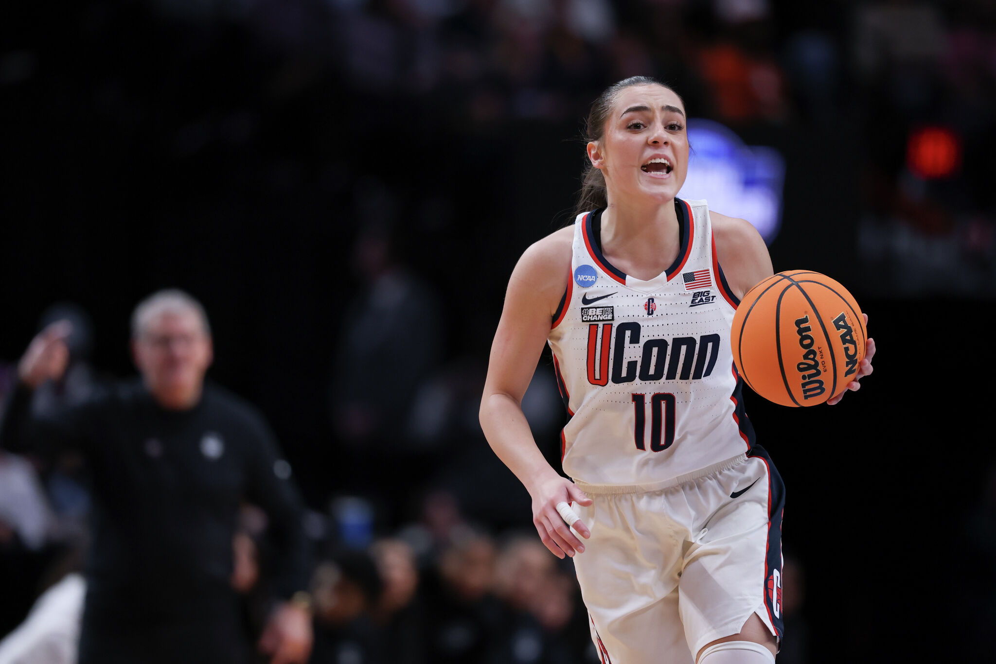 Why senior point guard Nika Mühl chews mint gum during UConn games ...