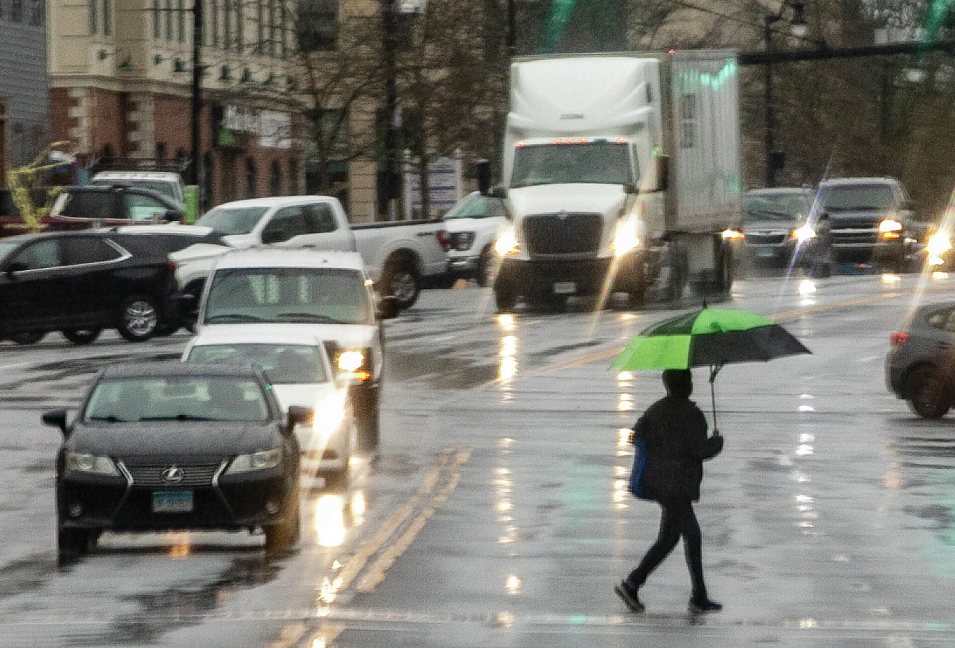 CT power outages rise as nor'easter brings heavy rain, 'damaging' wind