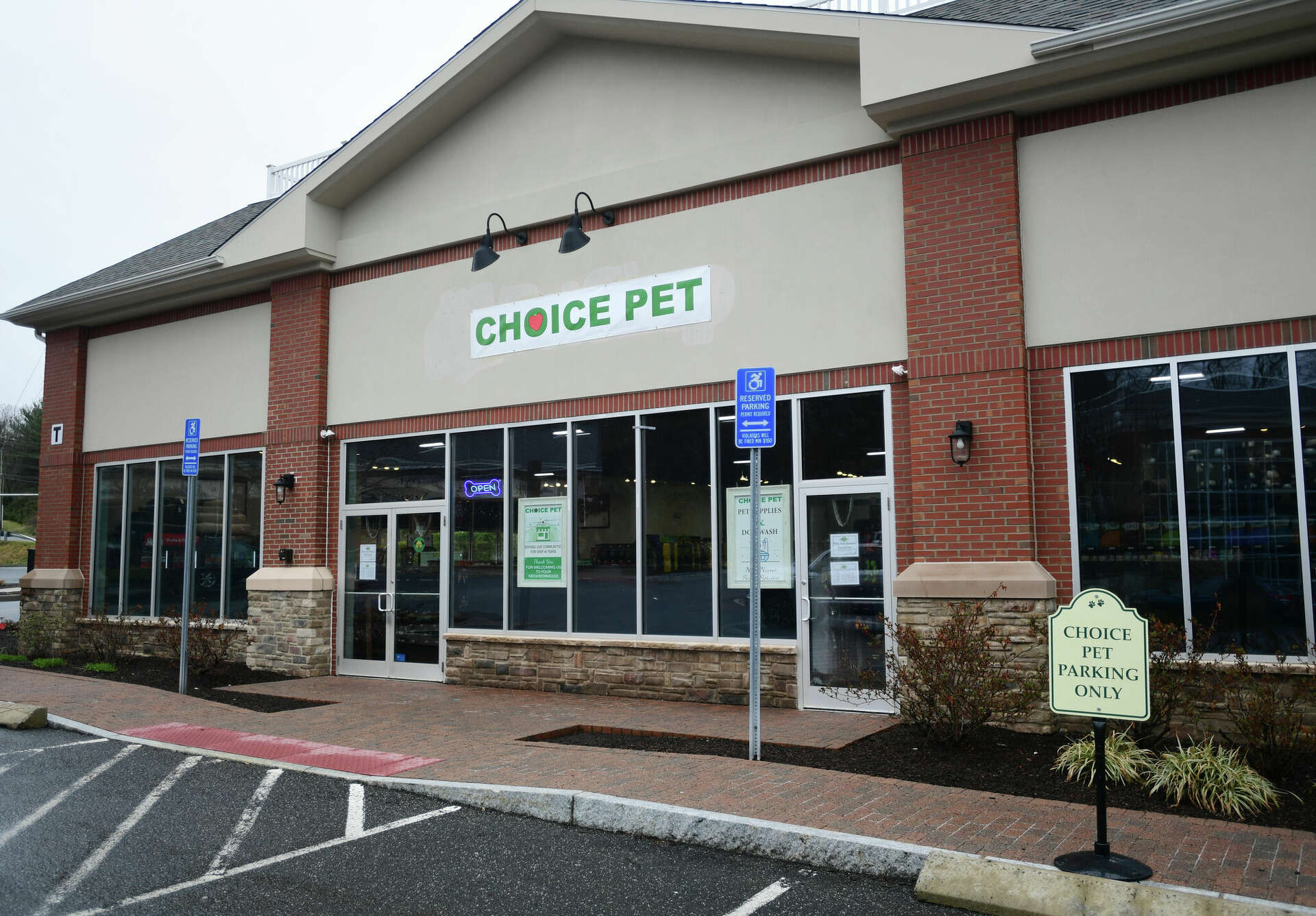 Norwalk based Choice Pet has opened its 19th location in Trumbull