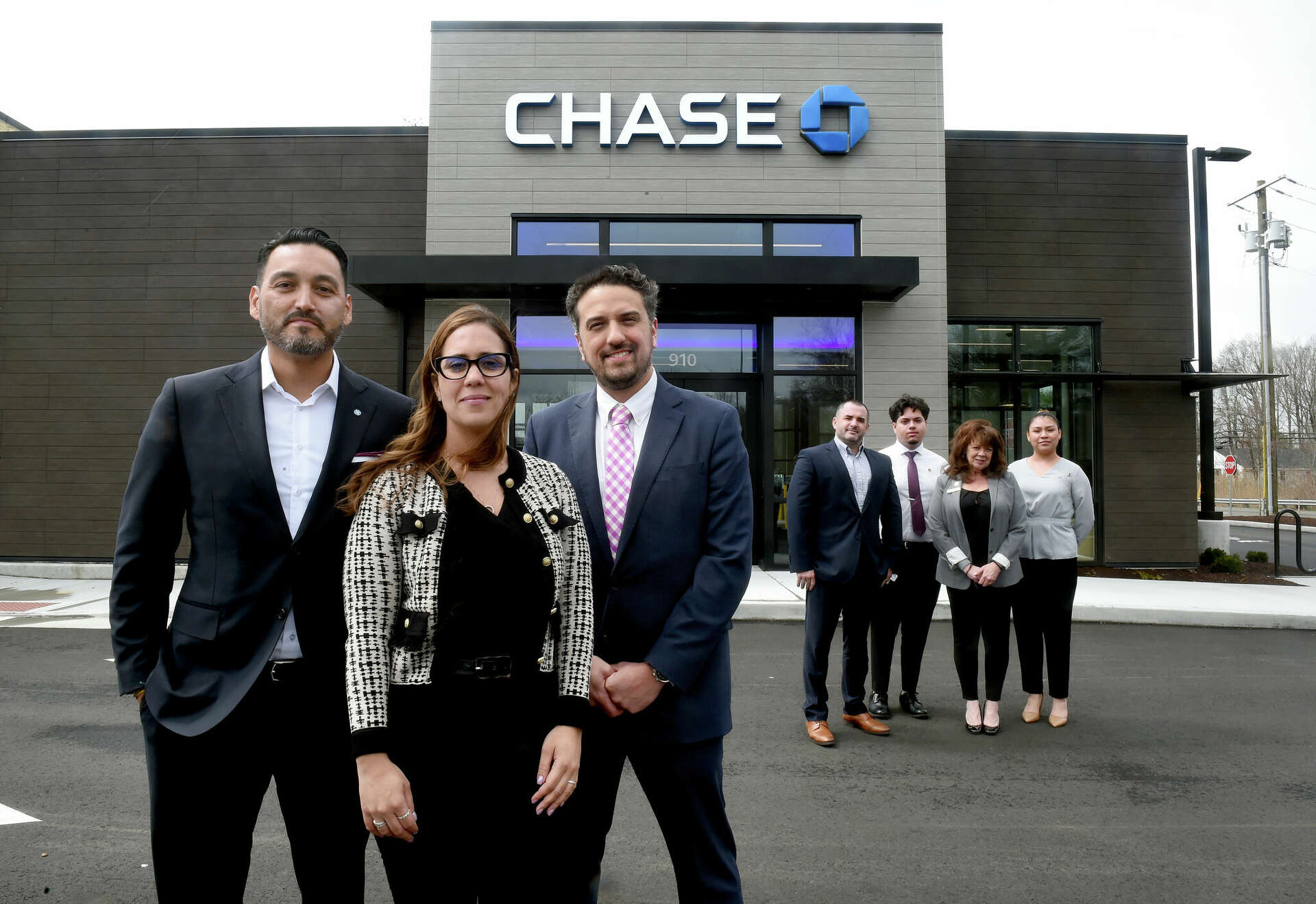 Why one big bank keeps opening branches across Connecticut