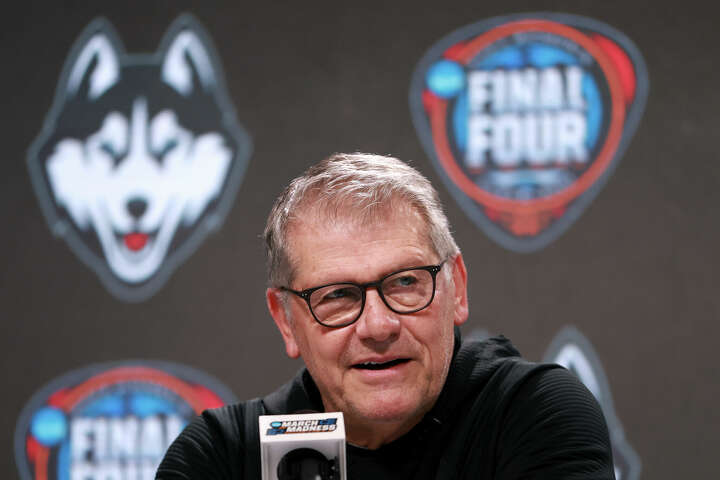 UConn's Geno Auriemma Marks 40th Season With Drive Down Memory Lane