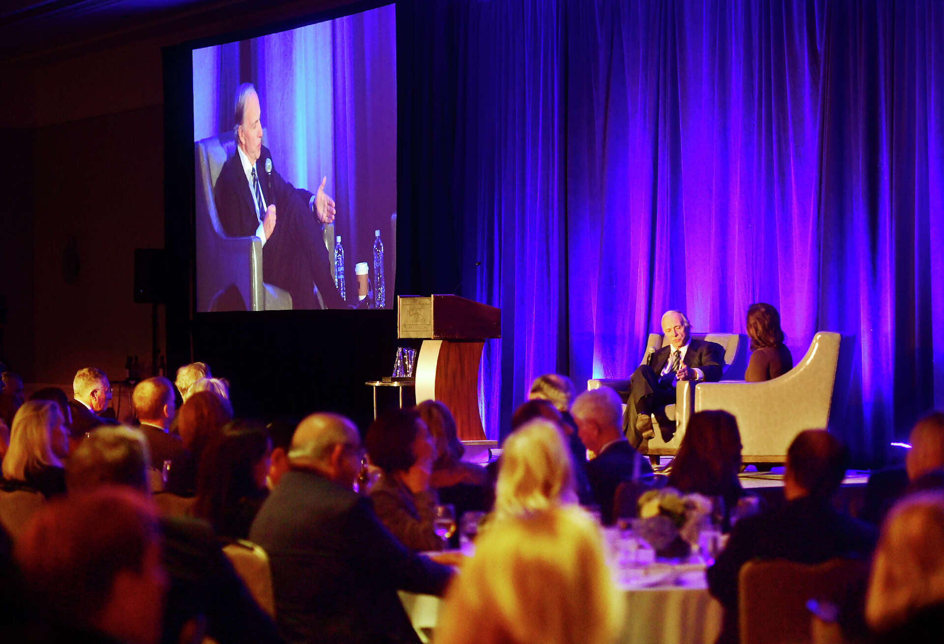 Dalio, founder of CT hedge fund Bridgewater, earns business award