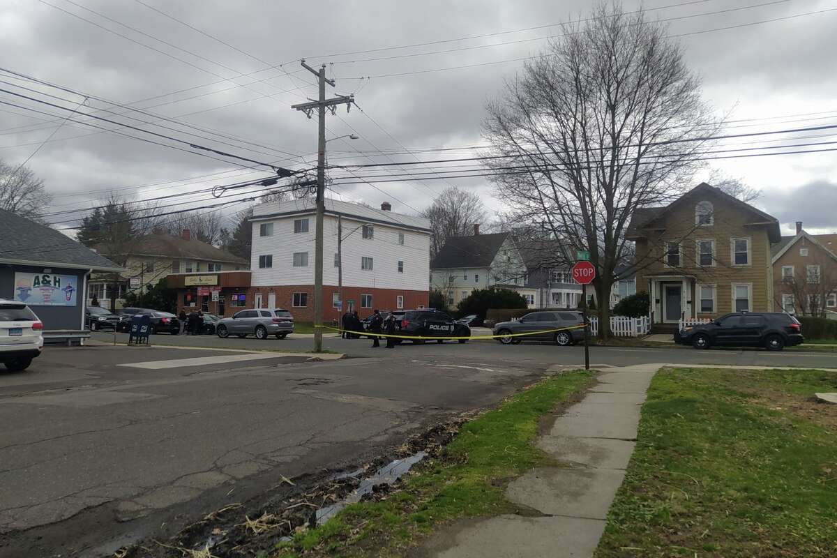 Man surrenders after Meriden SWAT team called to Newton Street, police say