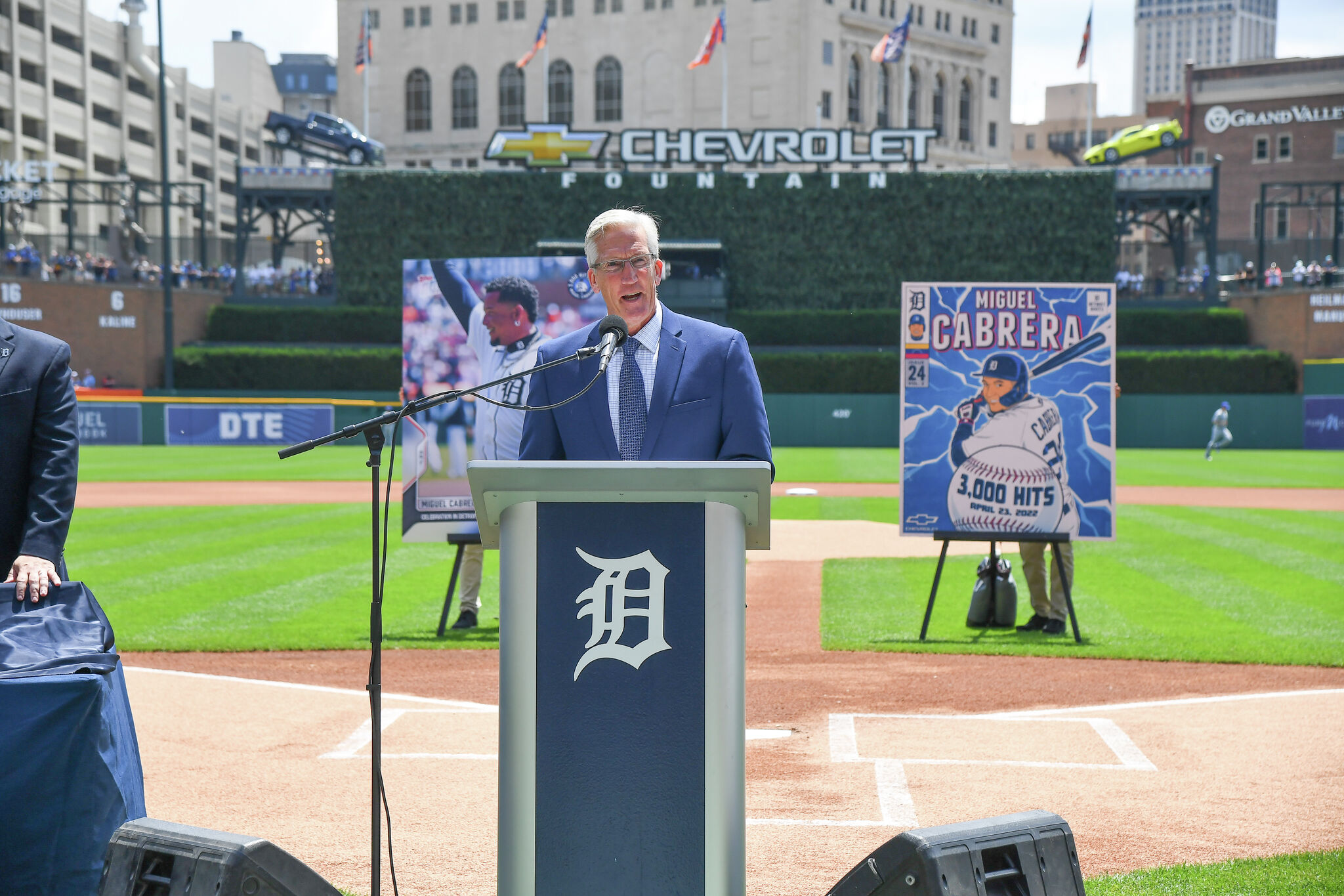 Listening to Detroit Tigers on the radio is still a treat