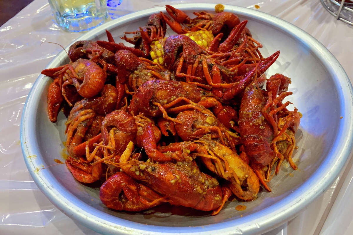 Fresh crawfish and cold beer in Texas