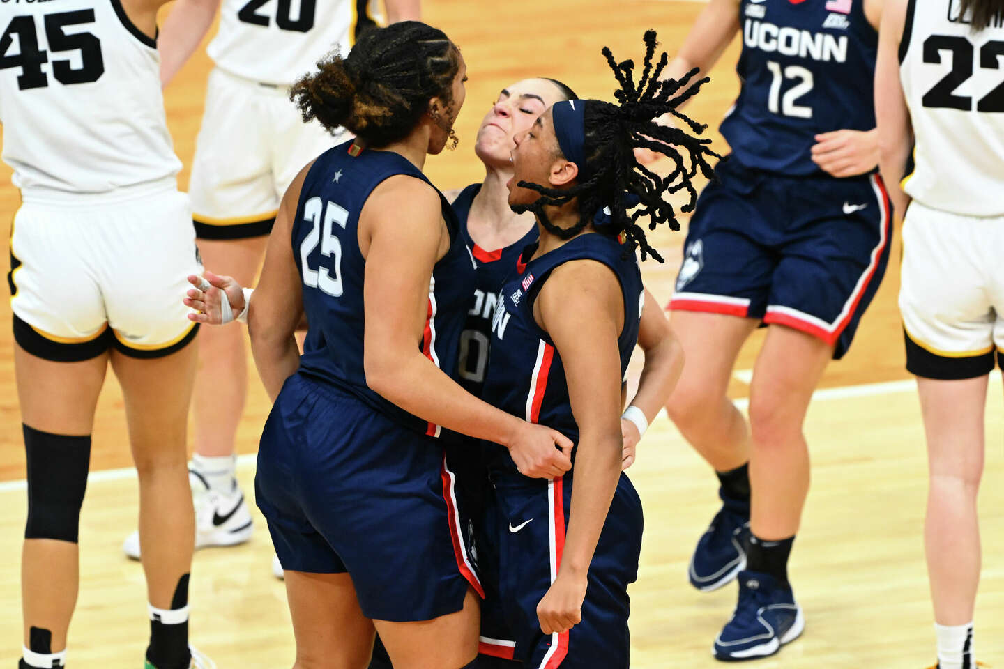 UConn Women's Basketball No. 3 In Final AP Top 25 Poll