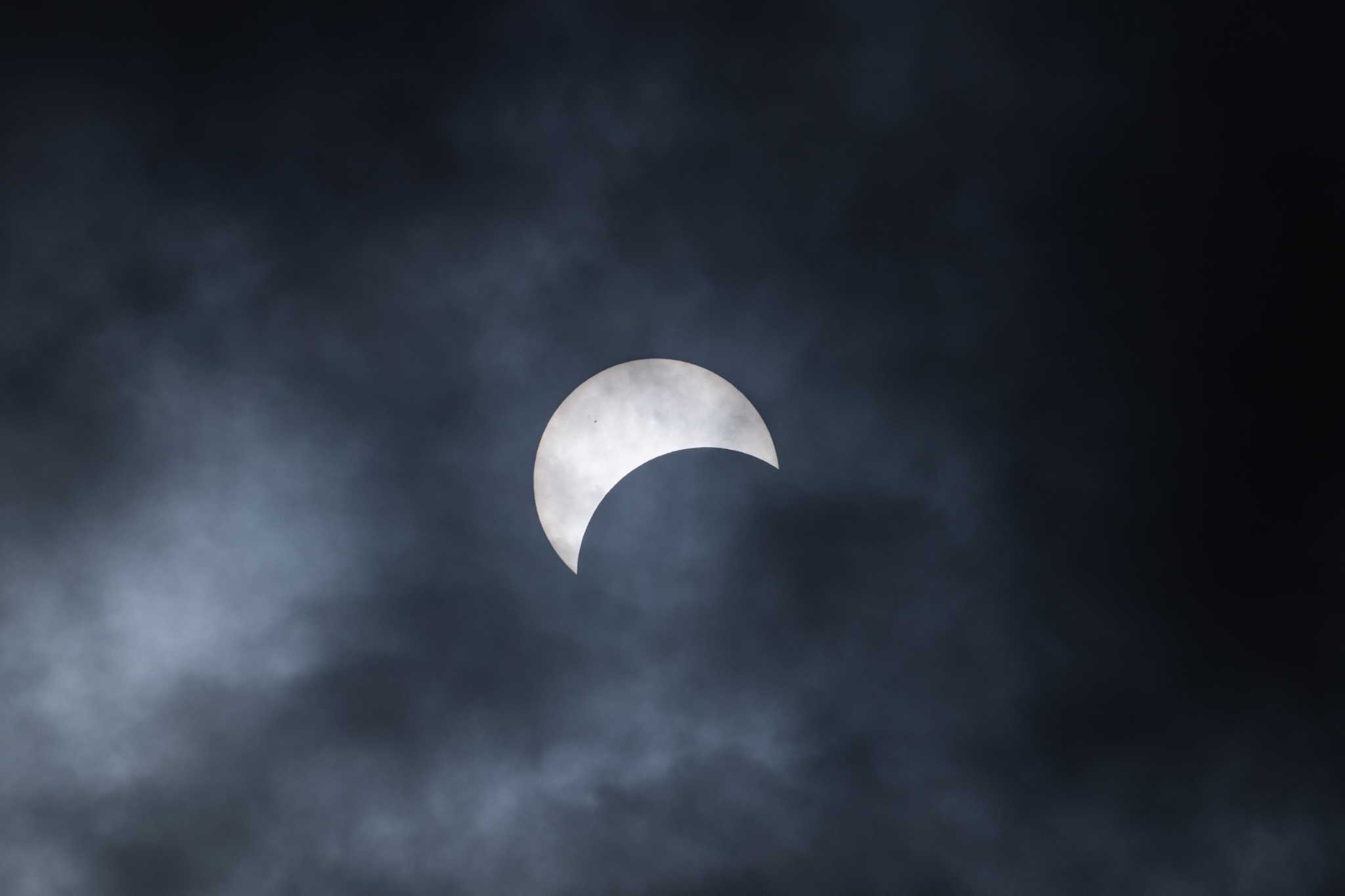 Eclipse caused 80% drop in N.Y. solar power production