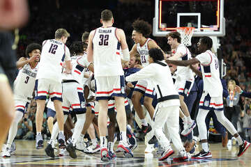 UConn men's basketball tops final Associated Press Poll for first time