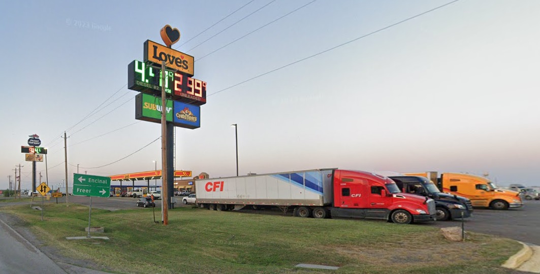 USBP, Encinal PD detain 24 migrants at Love's Travel Stop in Encinal