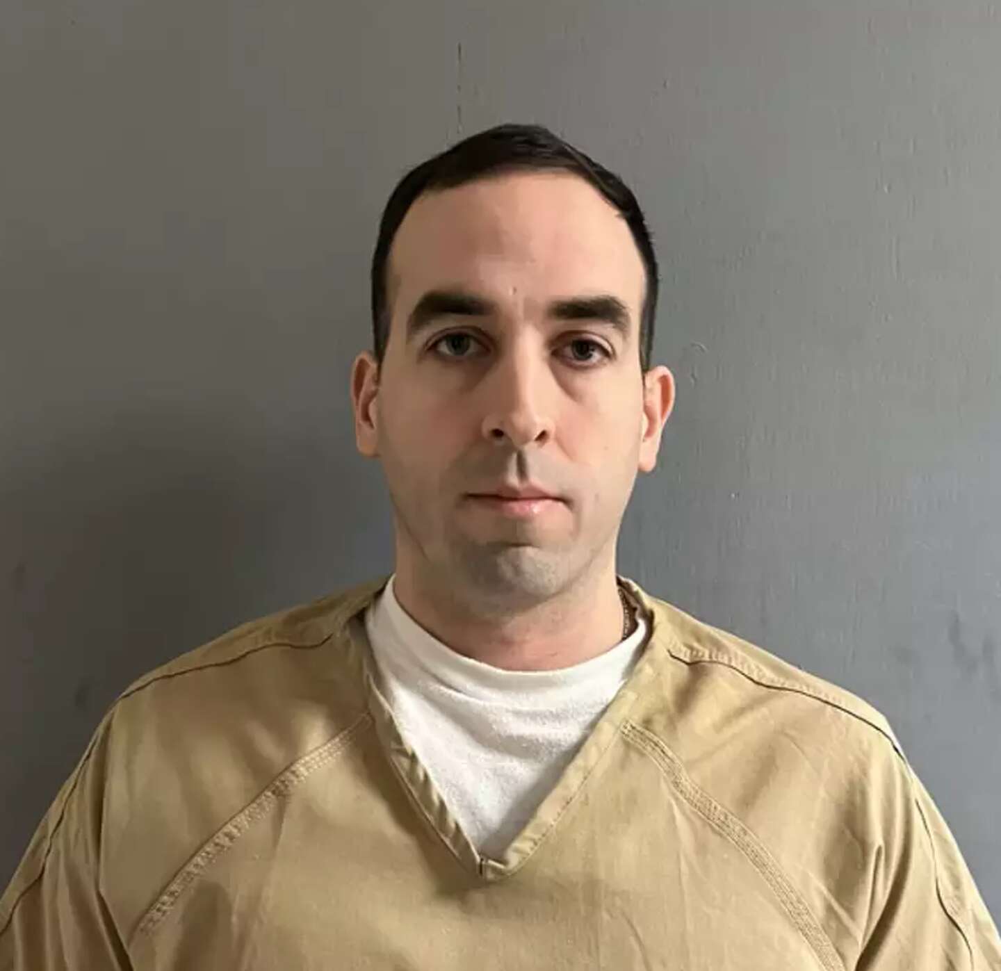 MA police prepare arrest warrants for ex-CT cop accused of burglaries