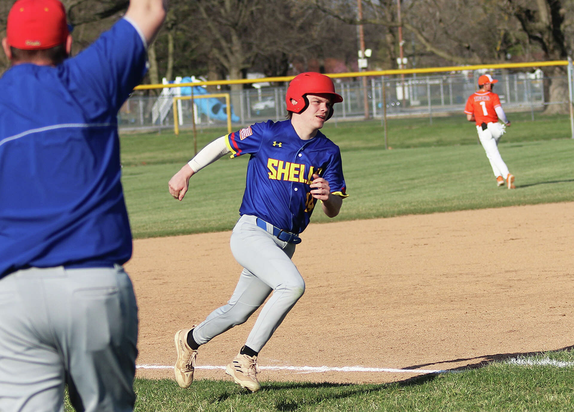 TUESDAY BASEBALL: Shells rally in seventh to beat Columbia