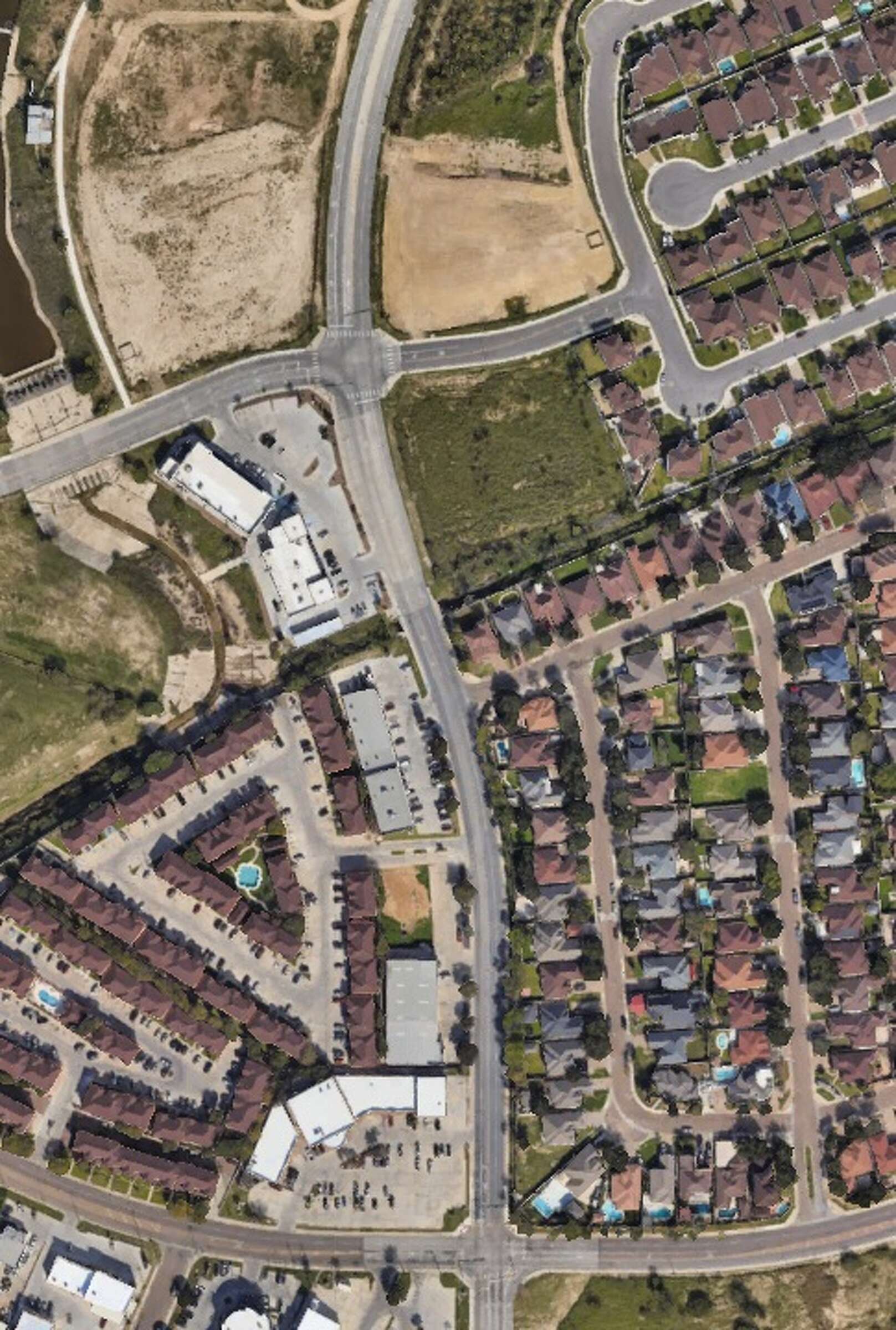 New 2.4M commercial plaza being built on Bartlett Avenue in Laredo