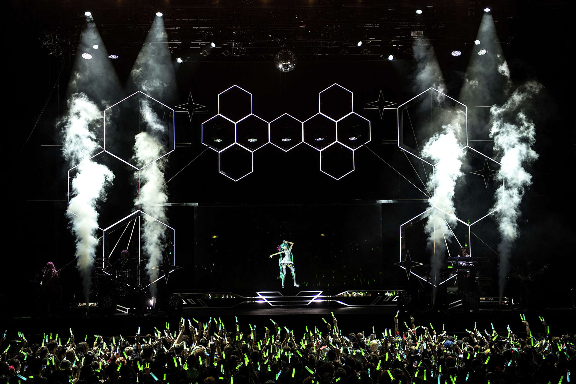 Coachella fans paid hundreds to watch a hologram. It never showed up., image size:1920x1280