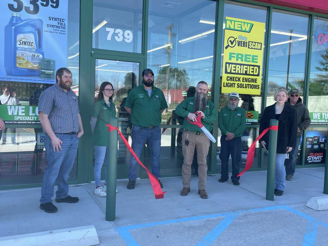 Evart Michigan location of O'Reilly Auto Parts cuts ribbon