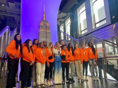 UConn's Aaliyah Edwards, Nika Mühl prep for WNBA Draft in New York