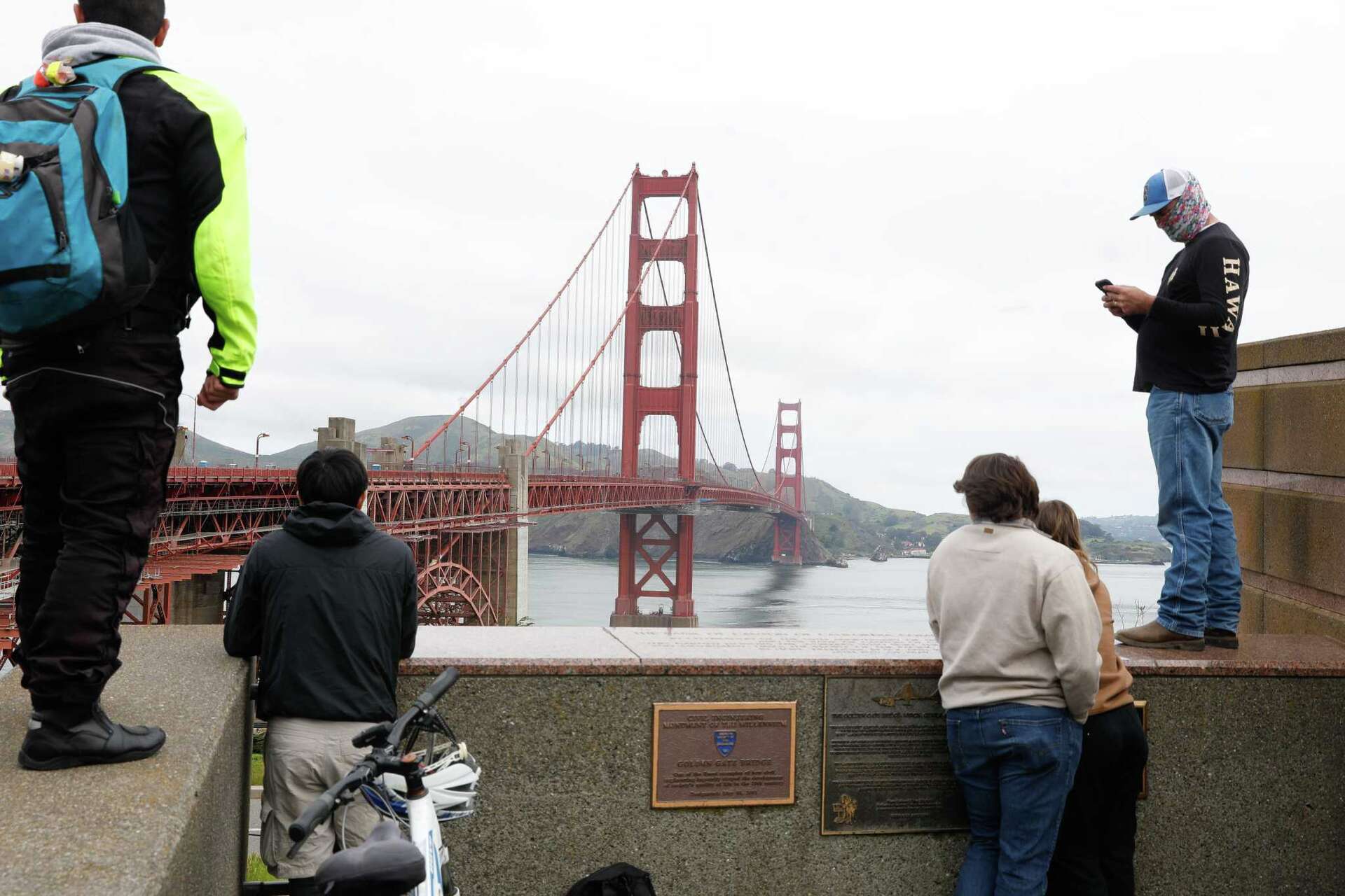 S.F. judge tosses most charges against Golden Gate Bridge protesters