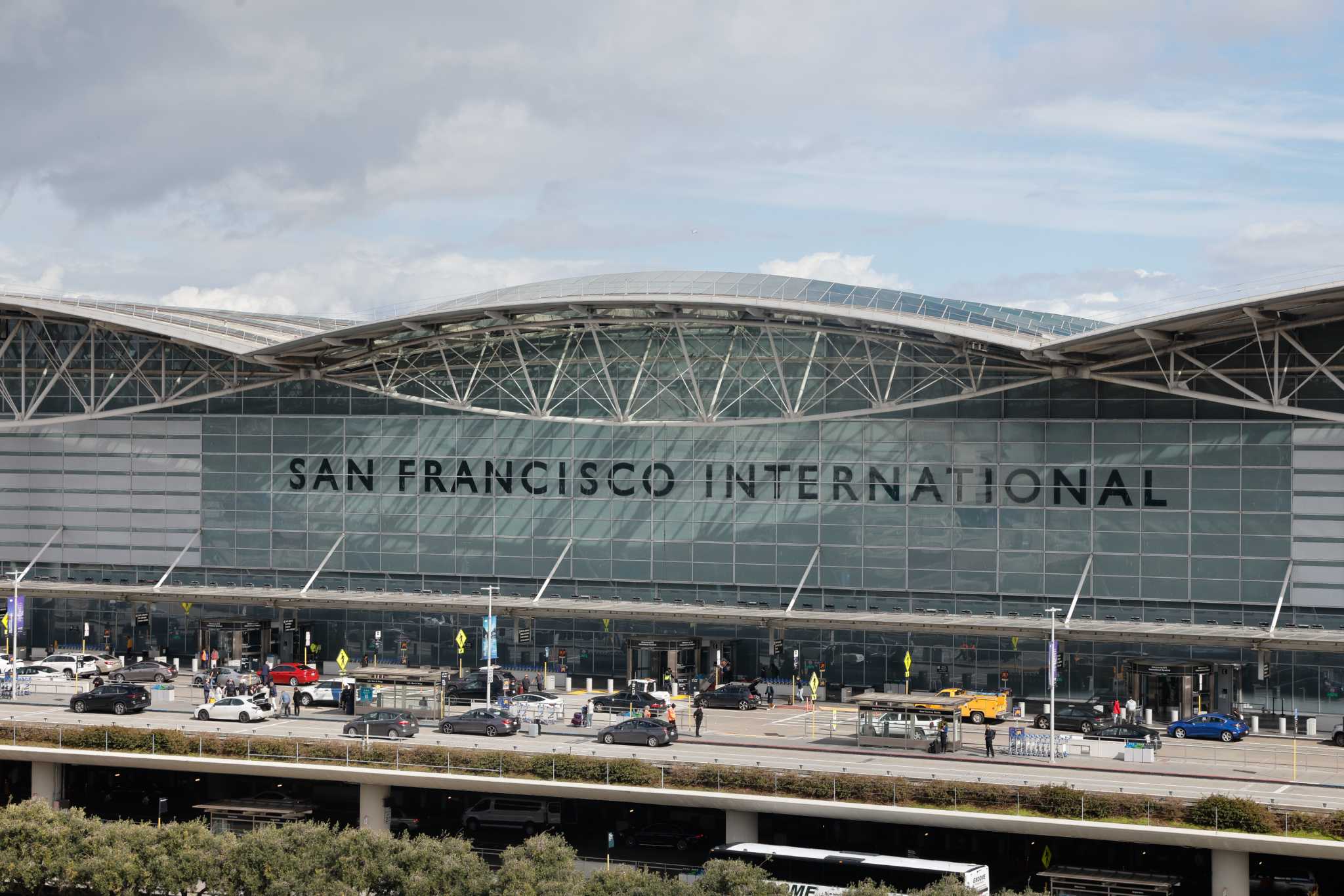 Oakland approves airport name change as SF pursues trademark lawsuit, image size:2048x1366