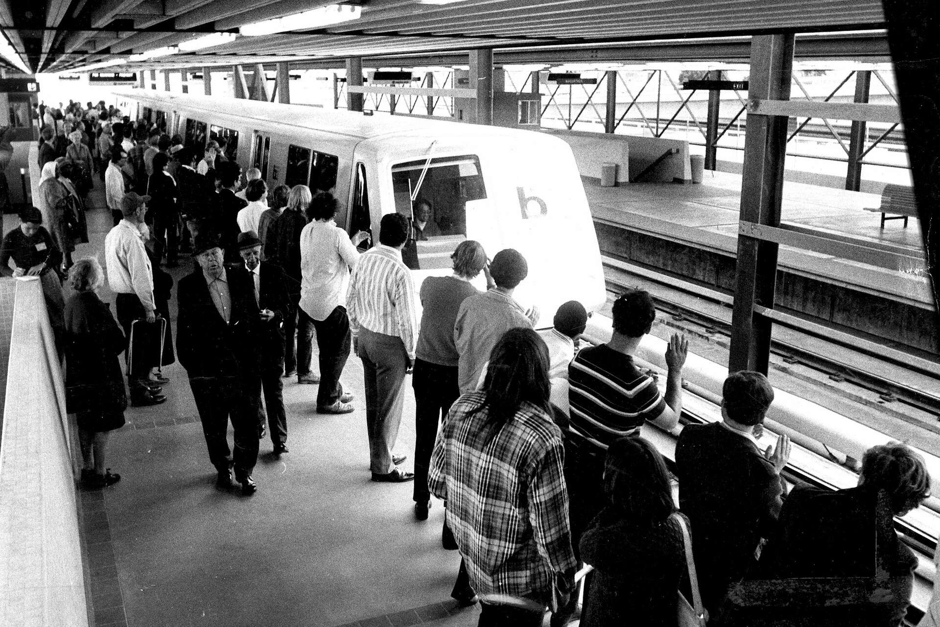 BART bids a fond farewell to its legacy train cars