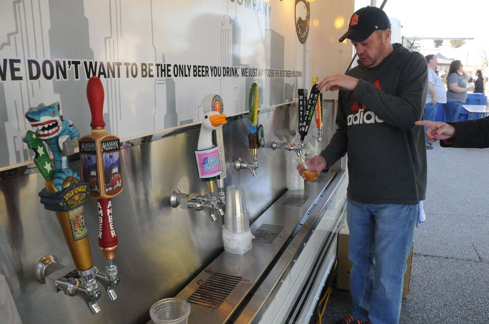 Hundreds attend Spring Beer Festival in Edwardsville IL
