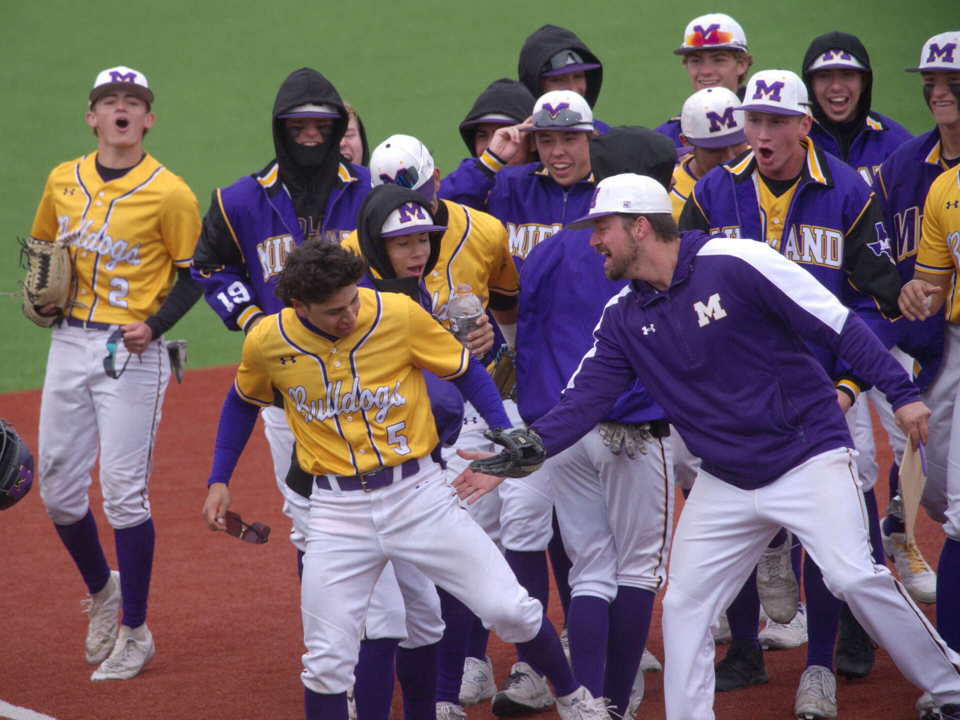 Texas rivals play one of longest HS baseball games ever