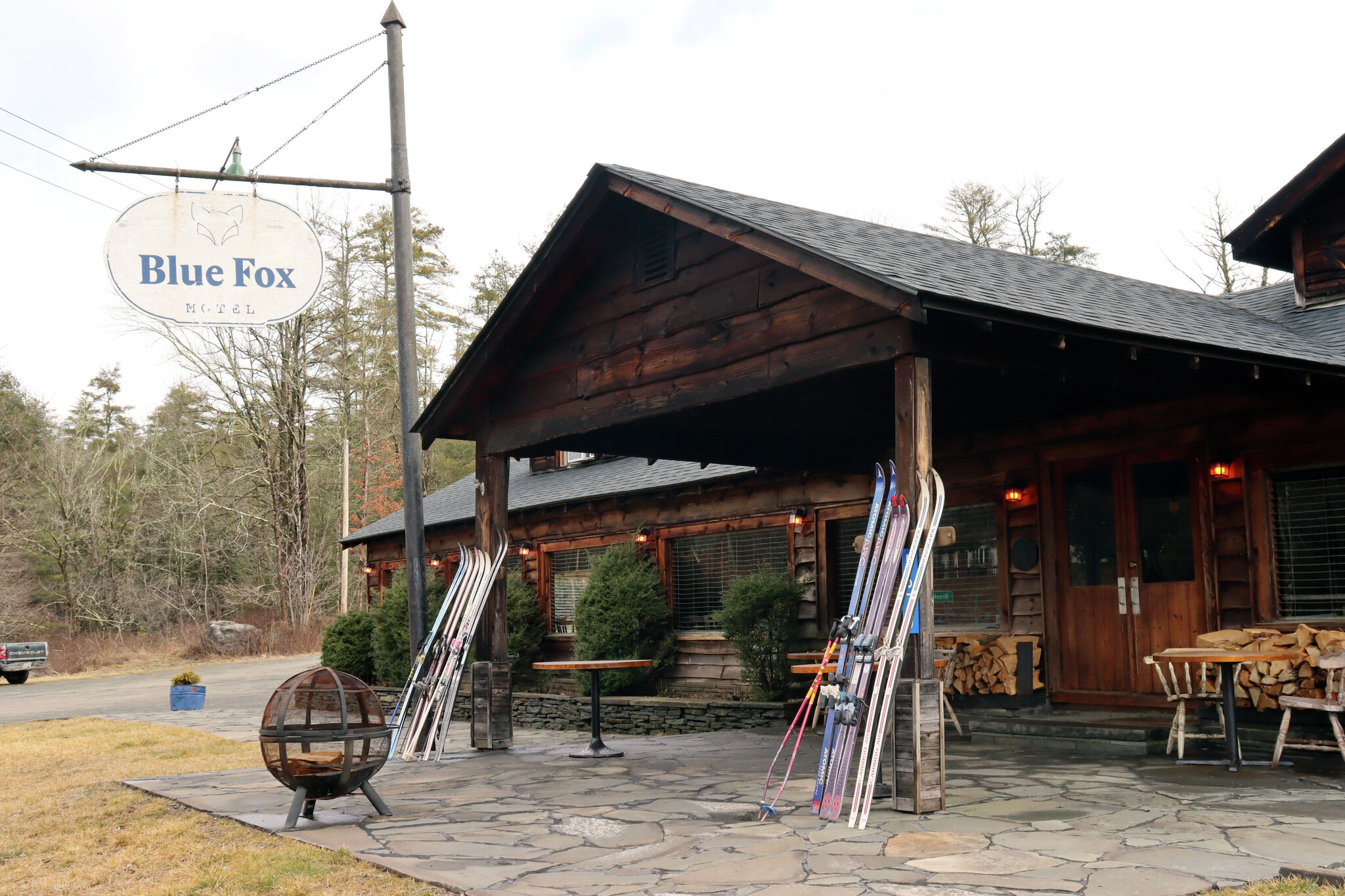 Blue Fox Motel Review of midcentury lodge in Narrowsburg