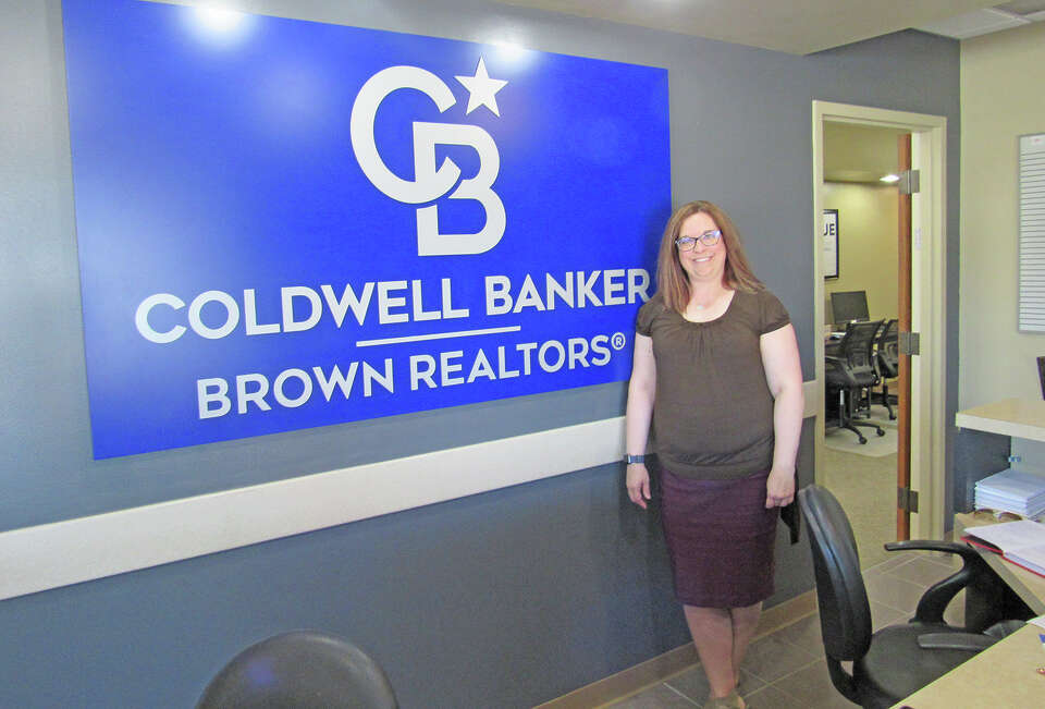 Troy IL real estate agent also serves her community