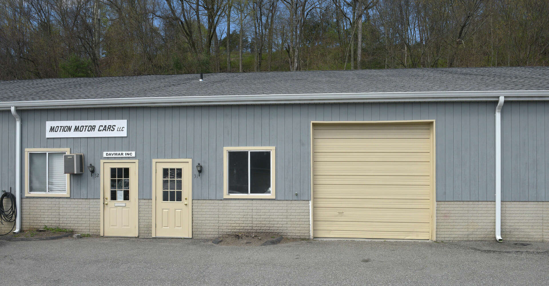 New Milford car enthusiasts seek to open specialty car dealership