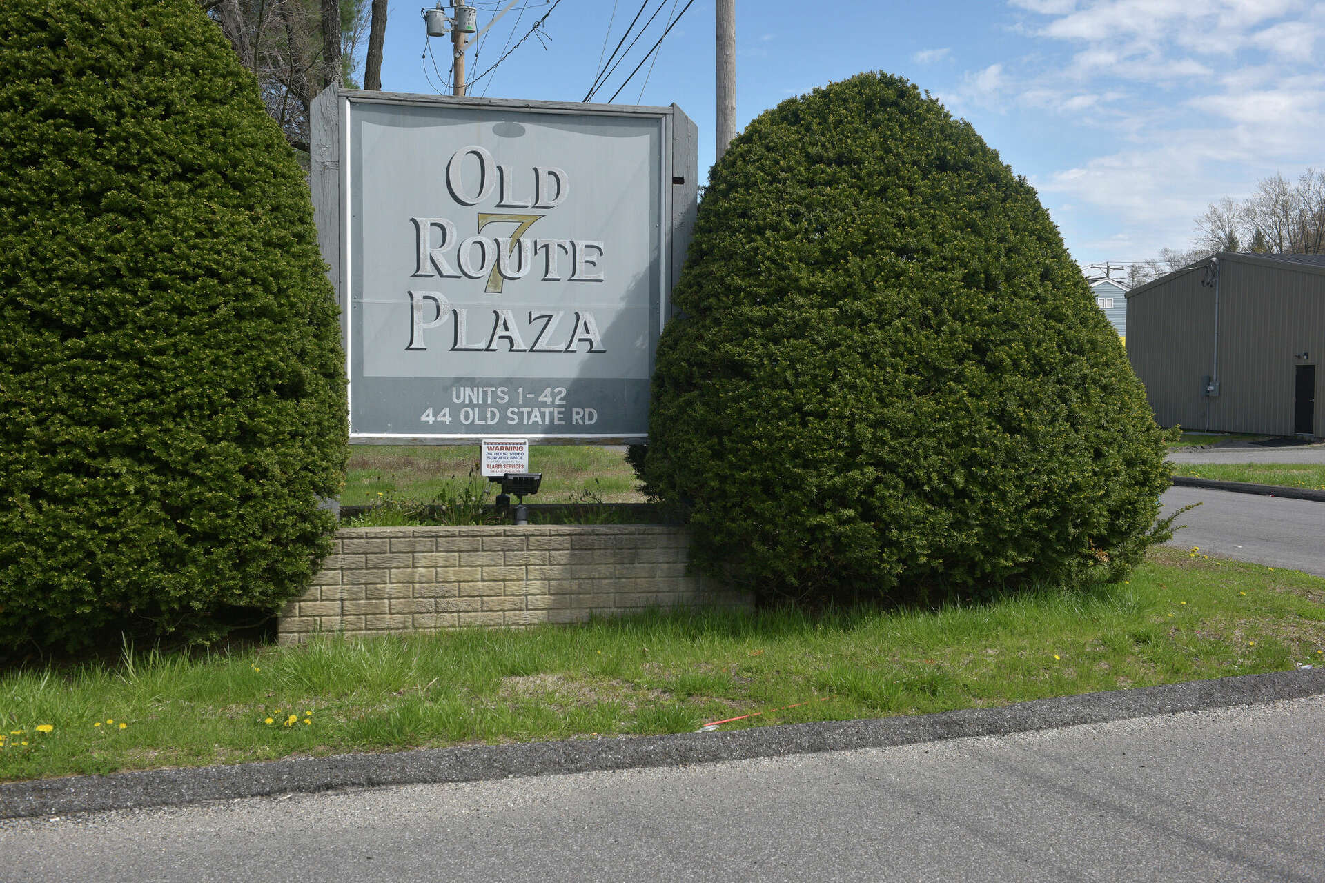 New Milford car enthusiasts seek to open specialty car dealership